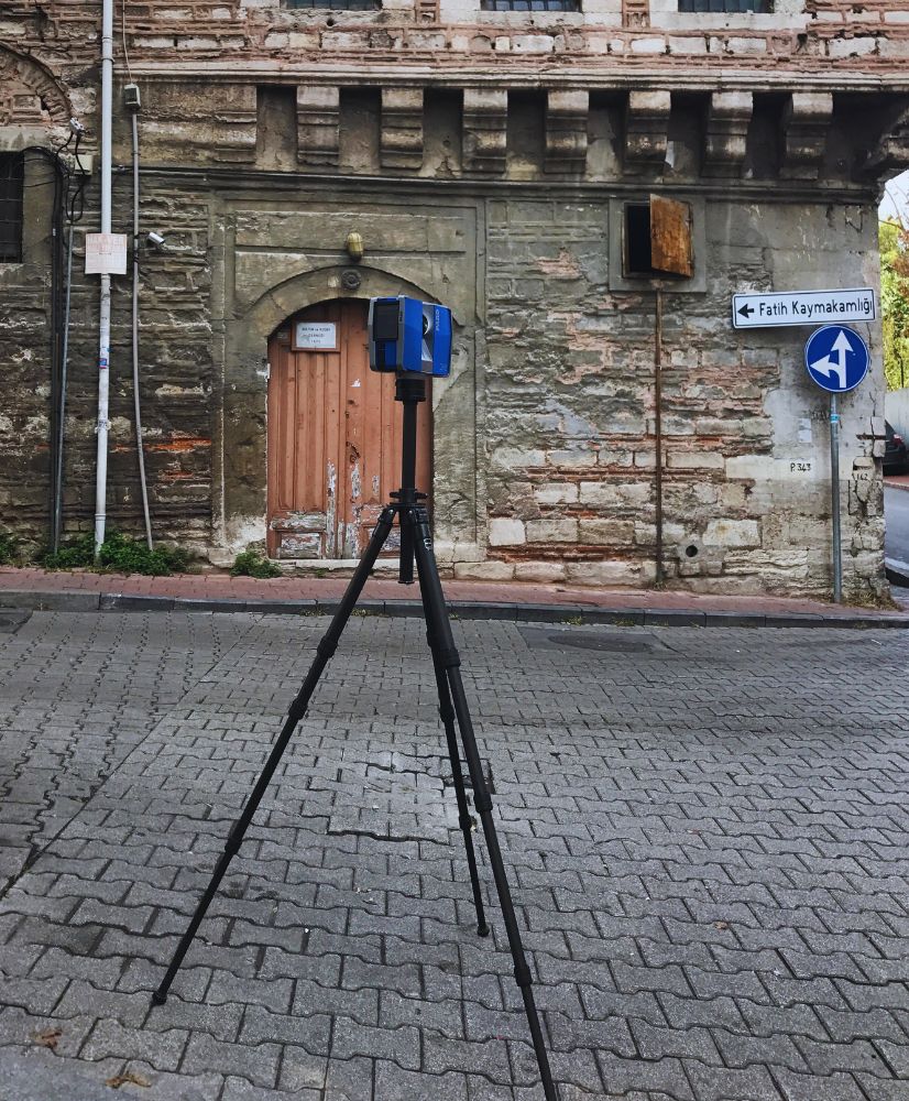 W1-min.jpg